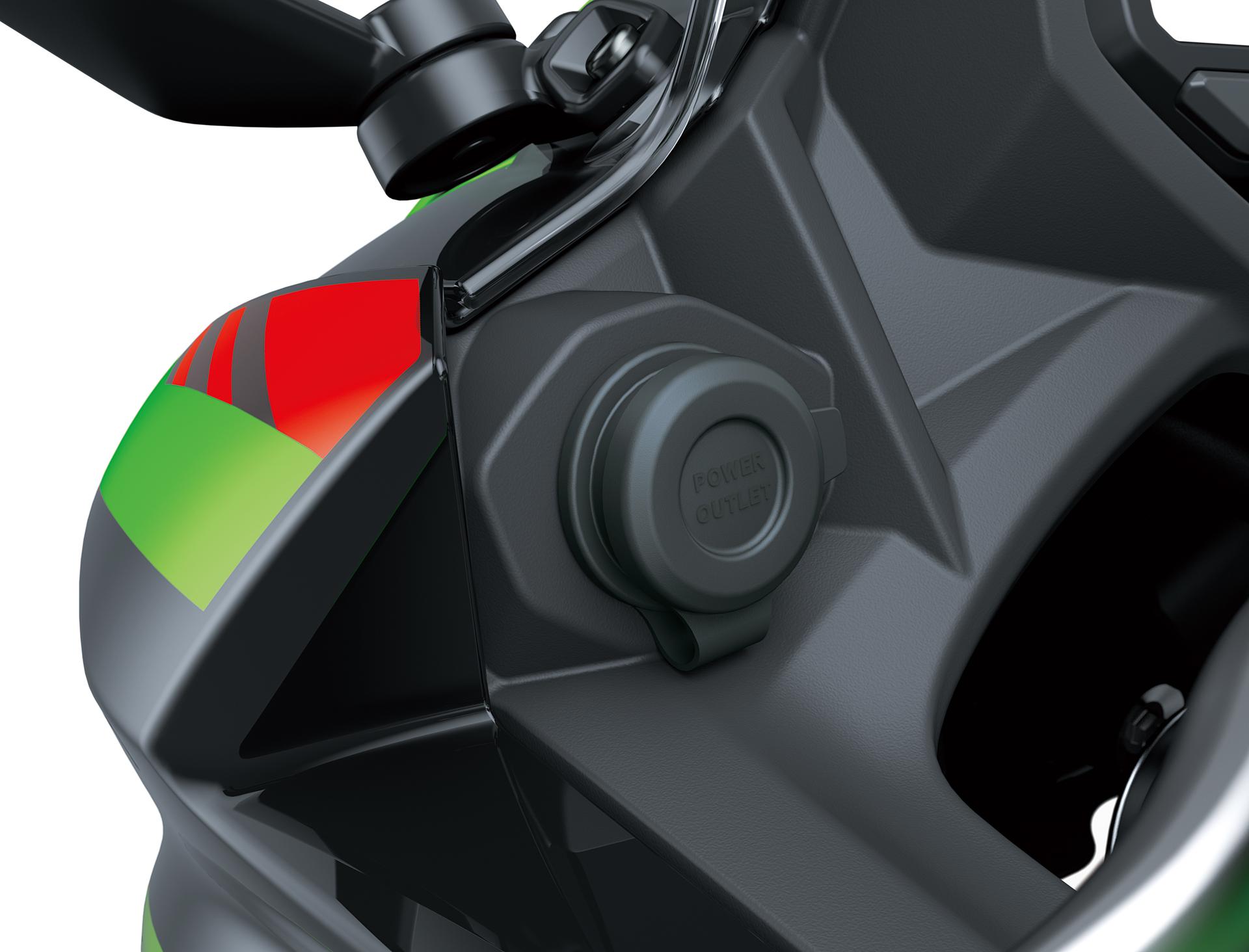 12V DC Power Socket (Ninja 650)