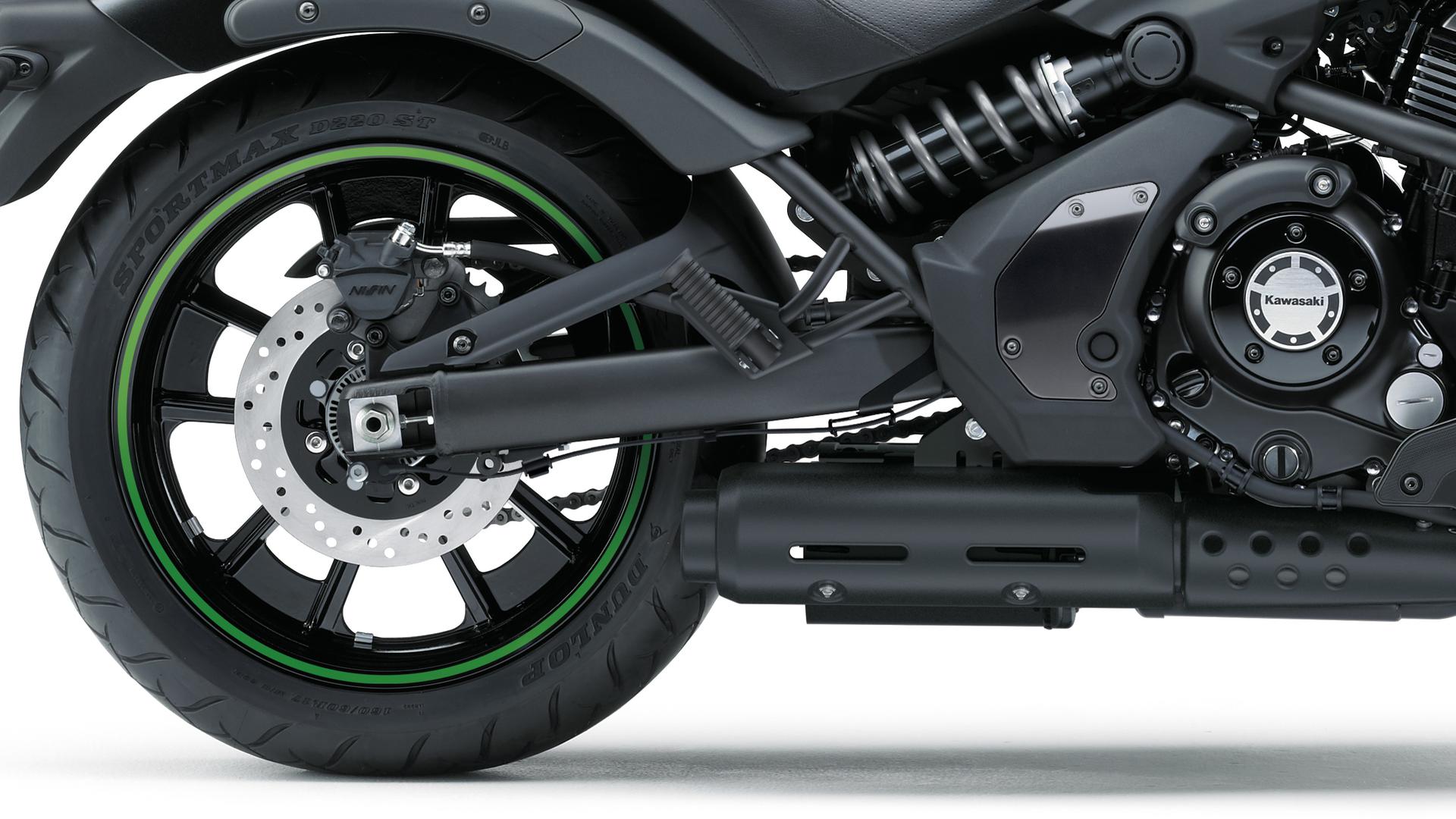 Endschalldämpfer unter dem Motor