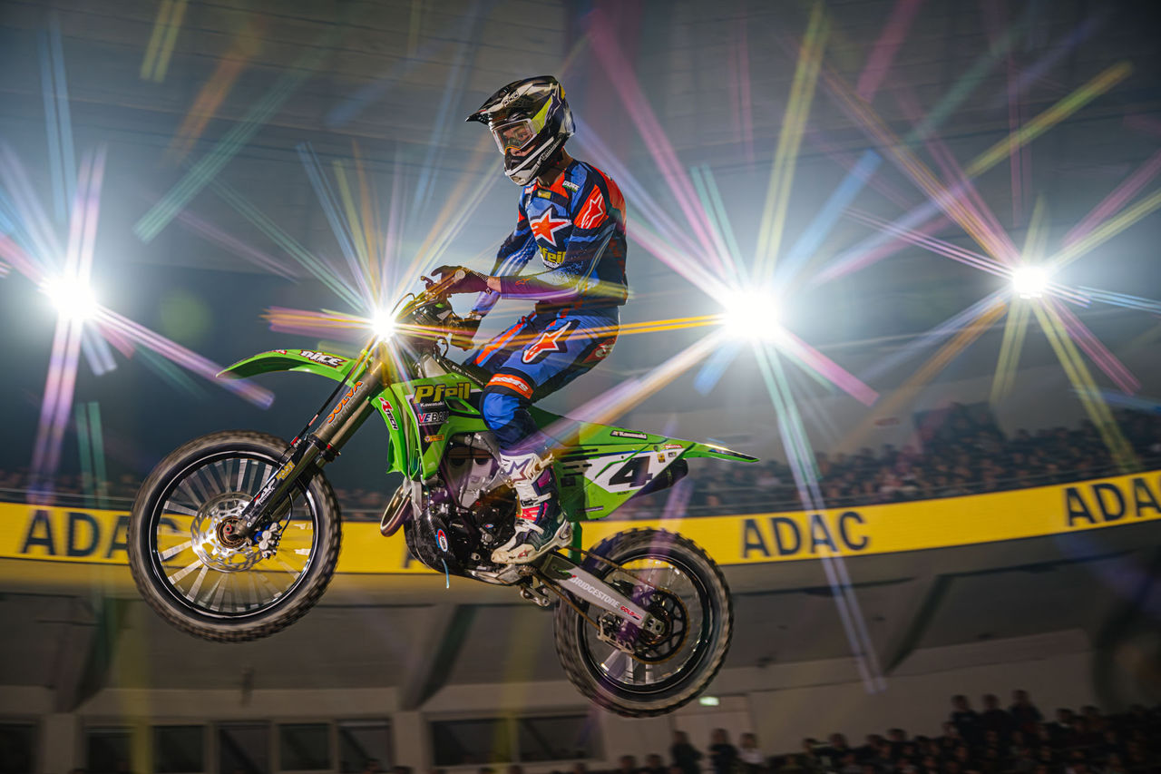 Dortmund , 090126 , 41. ADAC Supercross , Westfalenhallen Dortmund

Im Bild: 4 Luke Clout (Australien / Kawasaki / Kawasaki Motul Pfeil) in der SX1

Foto: Steve Bauerschmidt